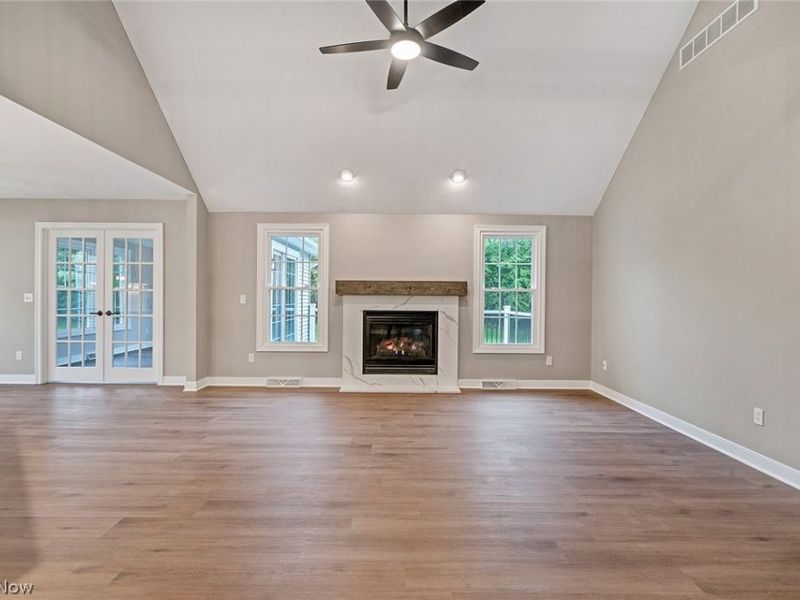 90 Lake Pointe Circle, Canfield, OH 44406 Photo 11