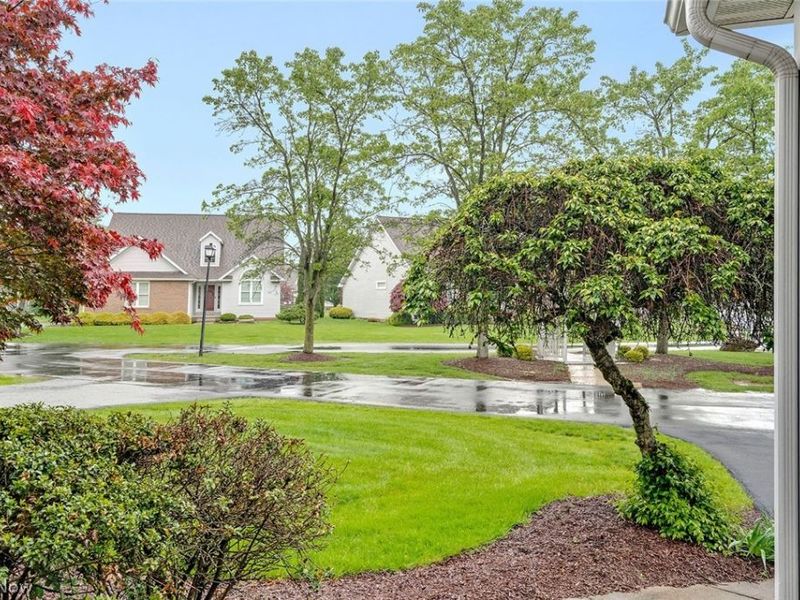 90 Lake Pointe Circle, Canfield, OH 44406 Photo 5
