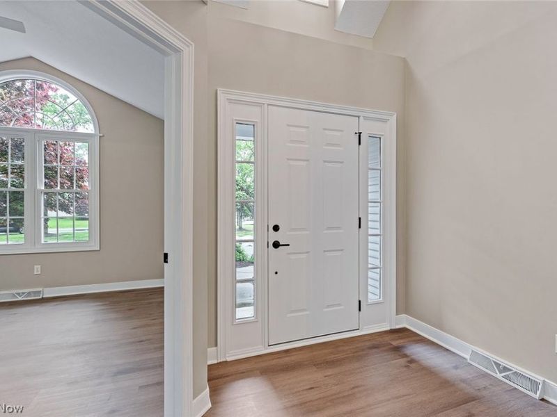 90 Lake Pointe Circle, Canfield, OH 44406 Photo 6