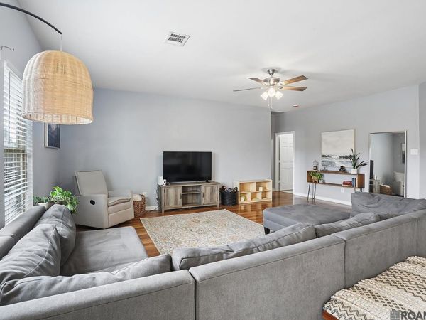 13019 Vermillion Dr, Denham Springs, LA 70726