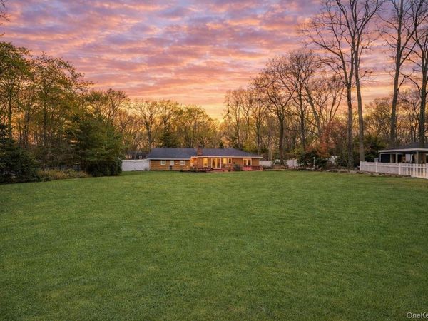 38 Arista Drive , Dix Hills, NY 11746