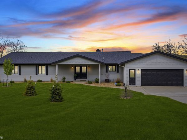 1037 Diamond Trail Road, Montezuma, IA 50171