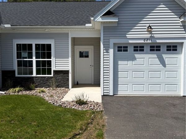 6211 Blossom Ridge, Ontario, NY 14519