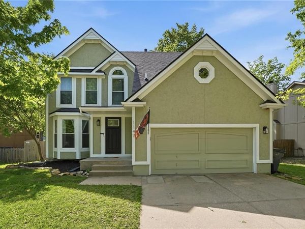1147 E Sheridan Bridge Lane, Olathe, KS 66062