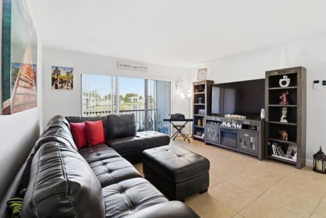 1111 Green Pine Boulevard, Unit G2, West Palm Beach, FL 33409 Photo