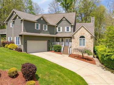1020 Deerwood Drive, Morgantown, WV 26508