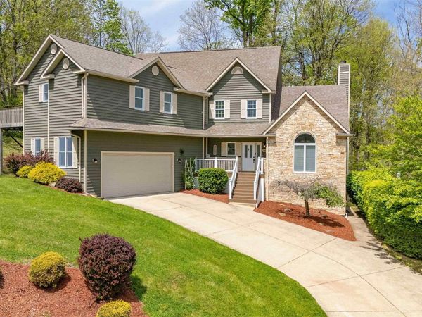 1020 Deerwood Drive, Morgantown, WV 26508