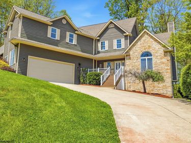 1020 Deerwood Drive, Morgantown, WV 26508