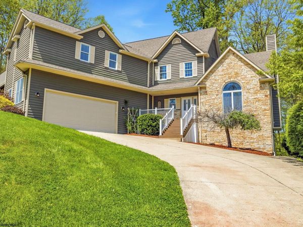 1020 Deerwood Drive, Morgantown, WV 26508