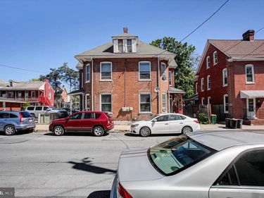 217 E WASHINGTON STREET, CHAMBERSBURG, PA 17201