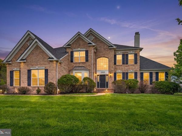 2005 RAINLILLY DRIVE, CENTER VALLEY, PA 18034
