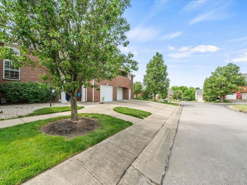 112 Parkside Drive, Florence, KY 41042 Photo 2