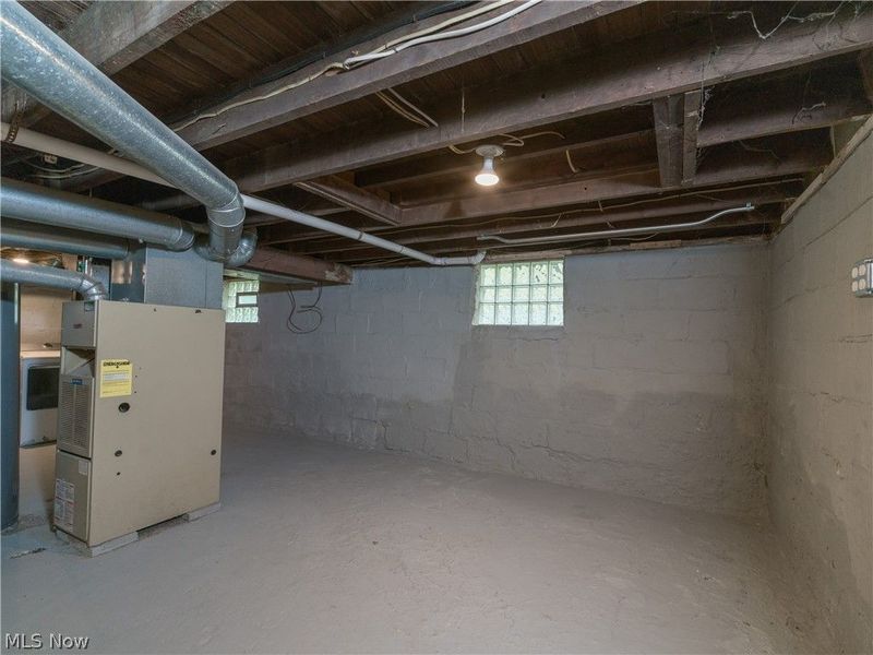 557 Washington Avenue, Barberton, OH 44203 Photo 13