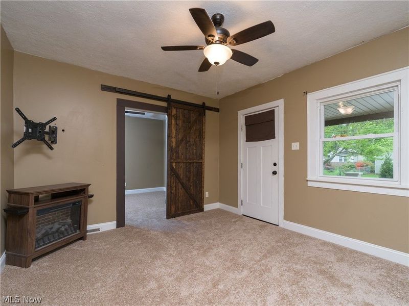 557 Washington Avenue, Barberton, OH 44203 Photo 4