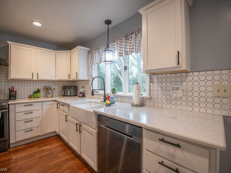 827 E 5th Street, Dover, OH 44622 Photo 16