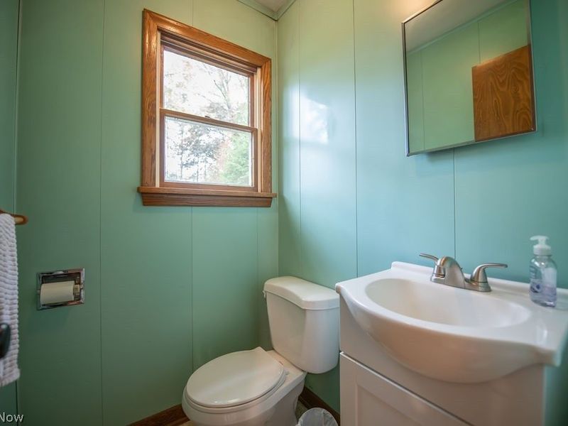827 E 5th Street, Dover, OH 44622 Photo 22