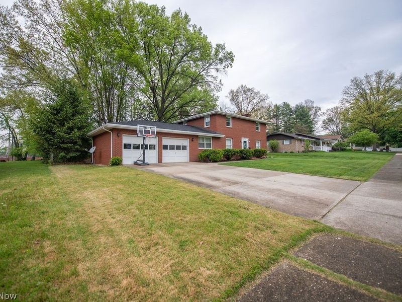 827 E 5th Street, Dover, OH 44622 Photo 3
