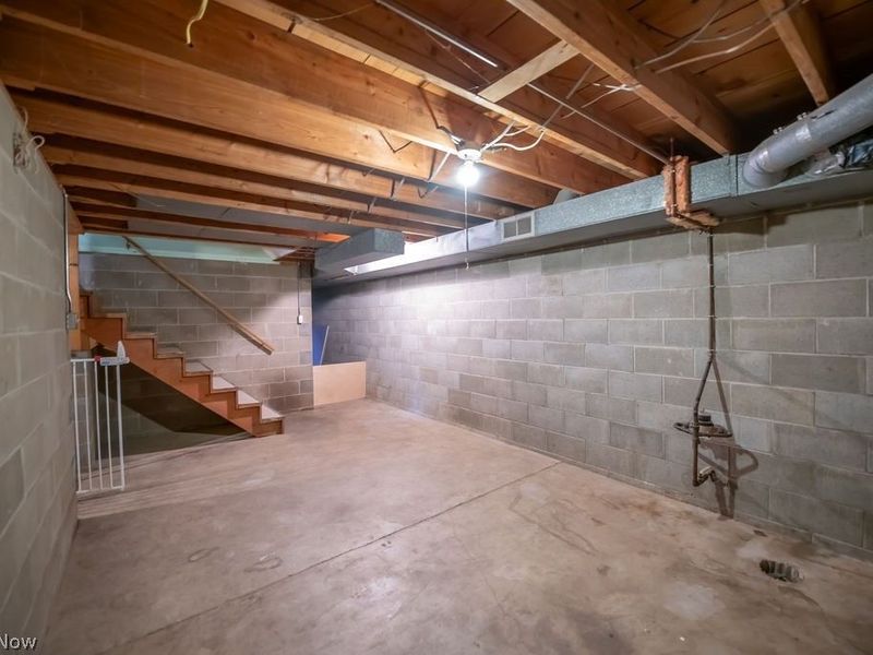 827 E 5th Street, Dover, OH 44622 Photo 37