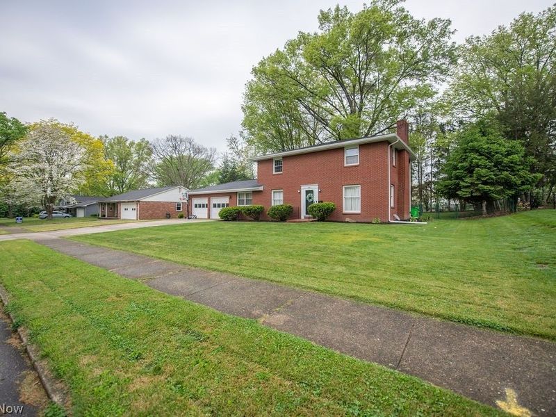 827 E 5th Street, Dover, OH 44622 Photo 4