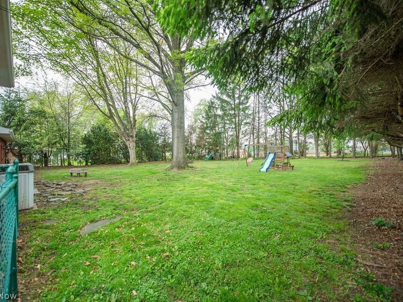 827 E 5th Street, Dover, OH 44622 Photo 6
