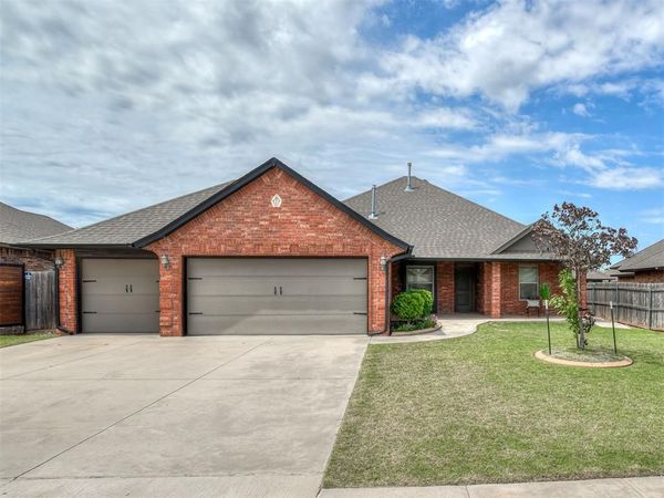 805 Bobcat Trail, Yukon, OK 73099
