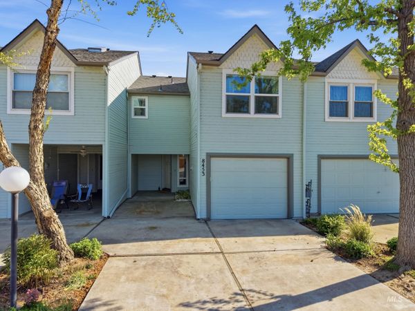 8453 Cascade Ln, Boise, ID 83704