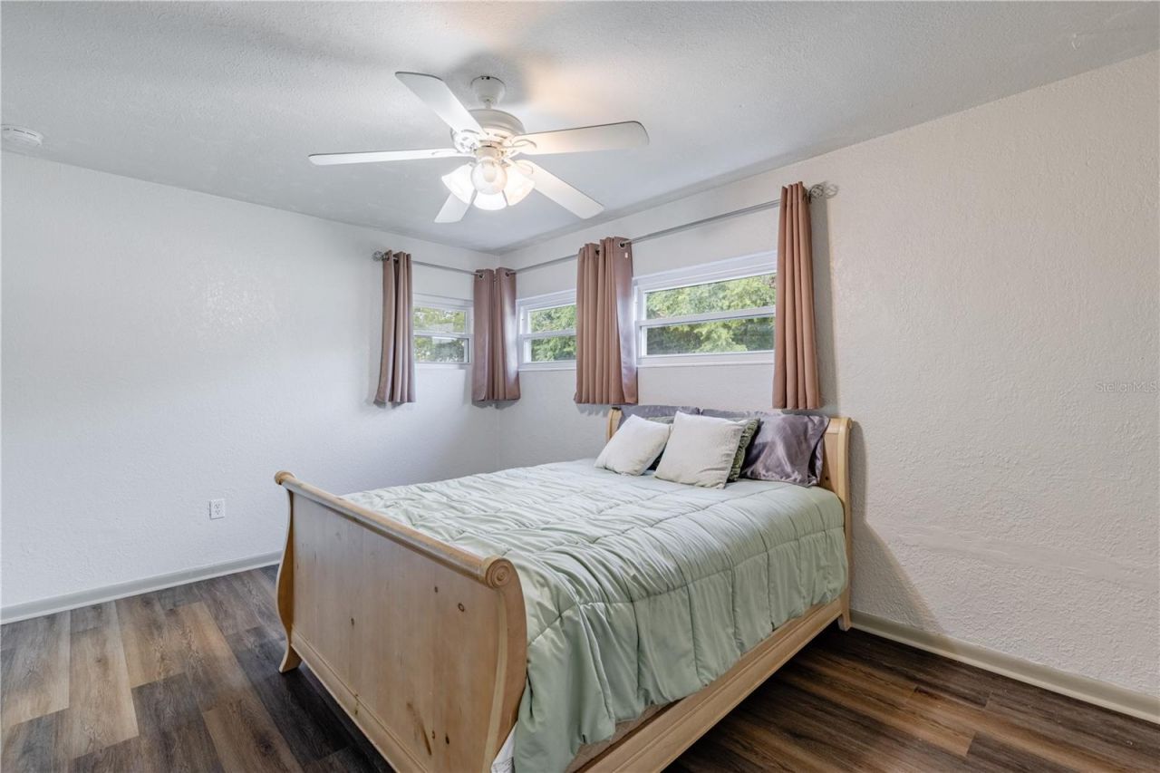 210 Donna Street, Tavares, FL 32778 Photo