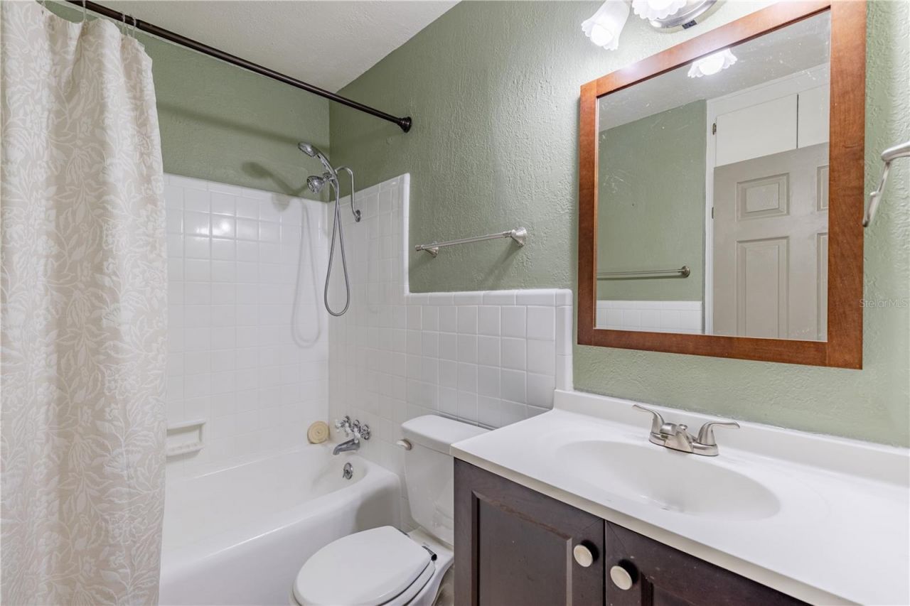 210 Donna Street, Tavares, FL 32778 Photo