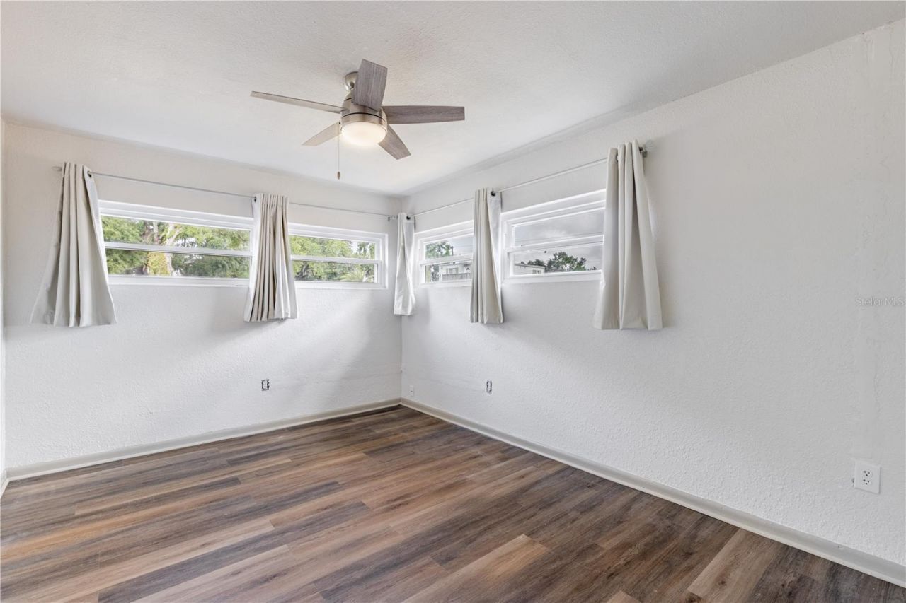 210 Donna Street, Tavares, FL 32778 Photo