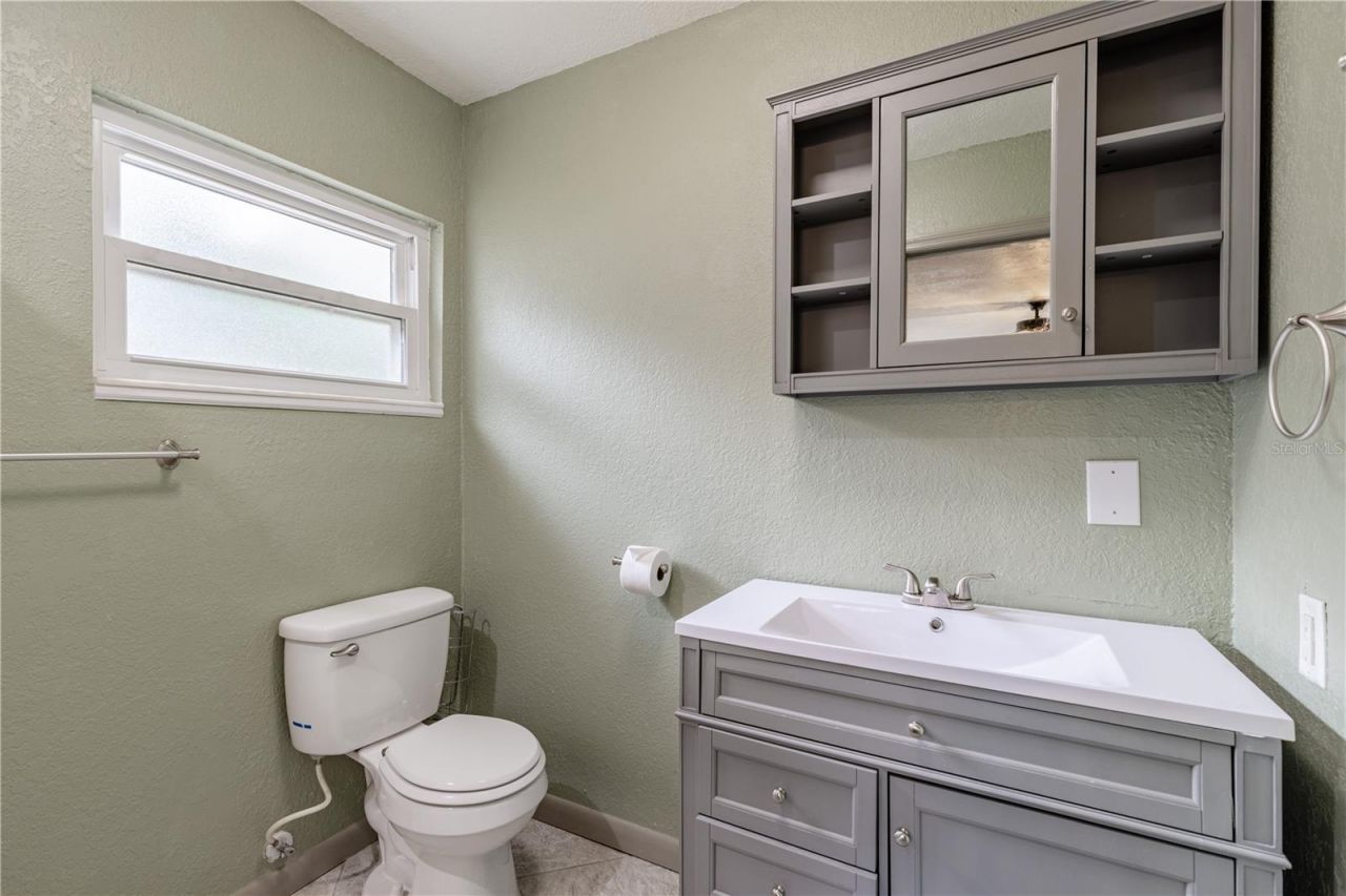 210 Donna Street, Tavares, FL 32778 Photo