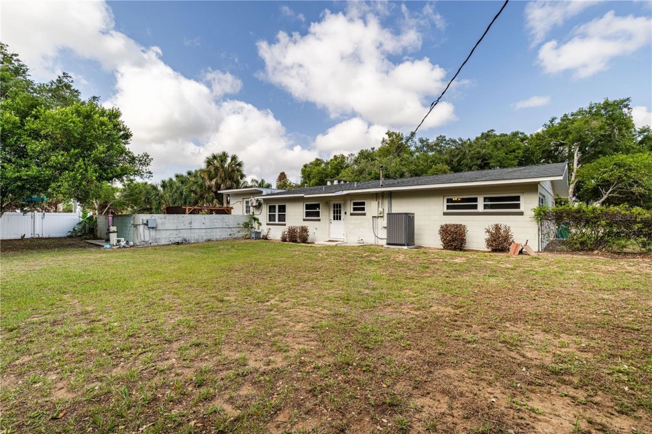 210 Donna Street, Tavares, FL 32778 Photo