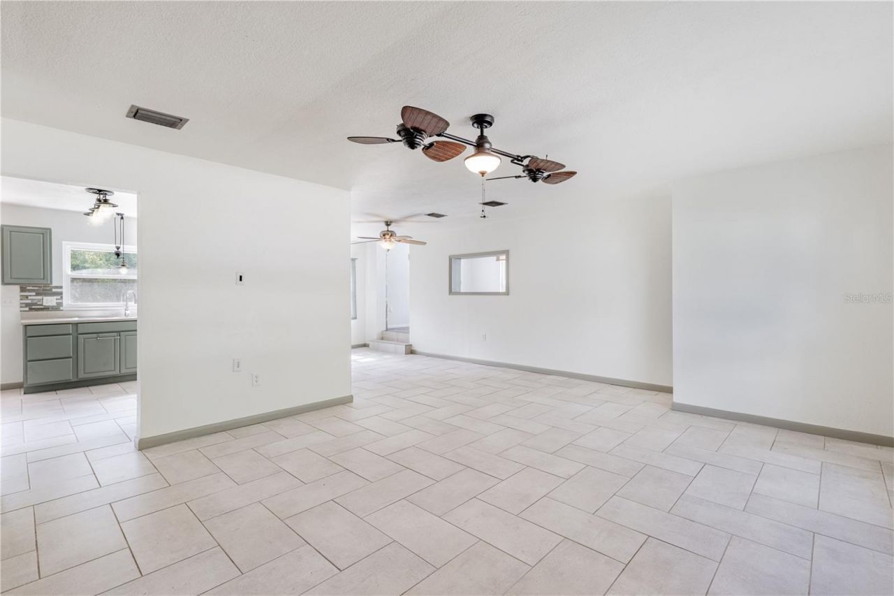 210 Donna Street, Tavares, FL 32778 Photo