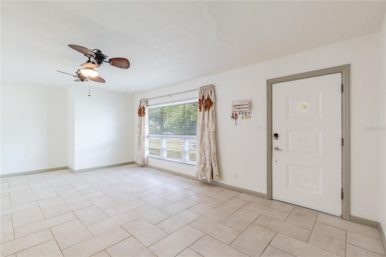 210 Donna Street, Tavares, FL 32778 Photo