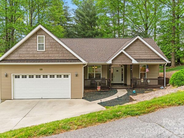 112 Chestnut Lane , Hendersonville, NC 28792