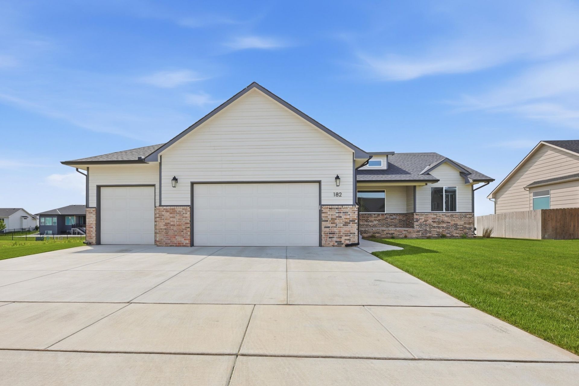 182 S Wellcrest Ct, Goddard, KS 67052 Main Photo