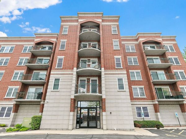 104 N Plum Grove Road , Unit 504, Palatine, IL 60067