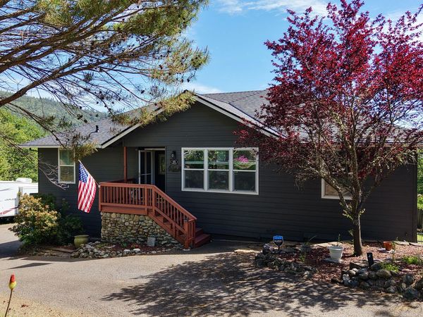 381 Pinetop Terrace, Shady Cove, OR 97539
