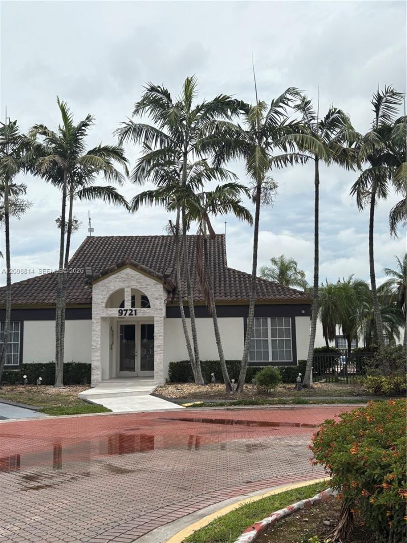 9711 Fontainebleau Blvd, Unit D101, Miami, FL 33172 Photo