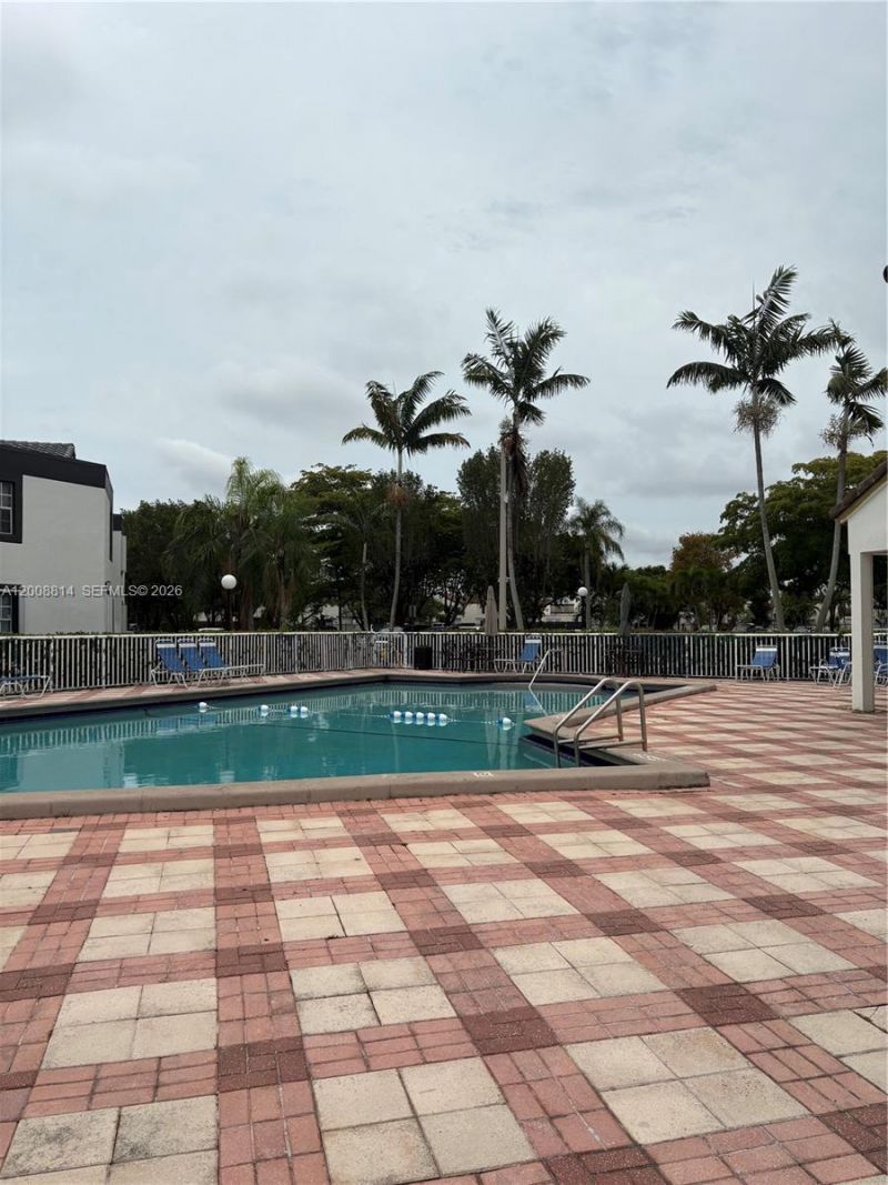 9711 Fontainebleau Blvd, Unit D101, Miami, FL 33172 Photo