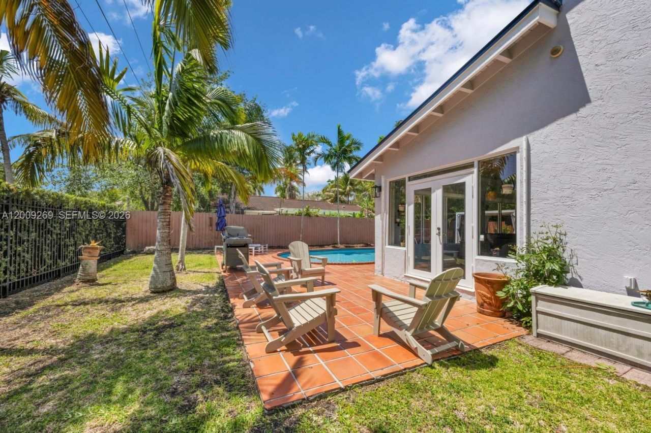 8900 SW 159th Ter, Palmetto Bay, FL 33157 Photo