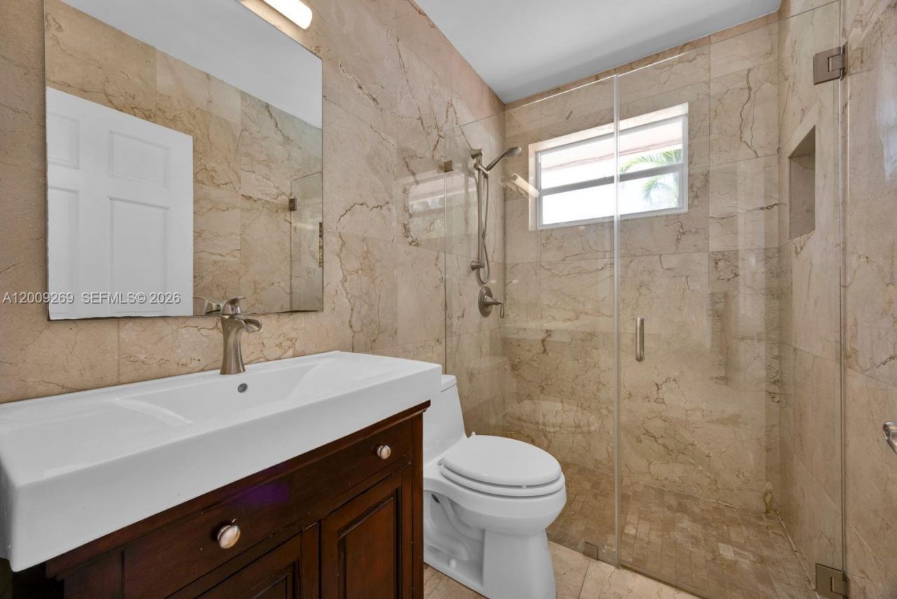 8900 SW 159th Ter, Palmetto Bay, FL 33157 Photo