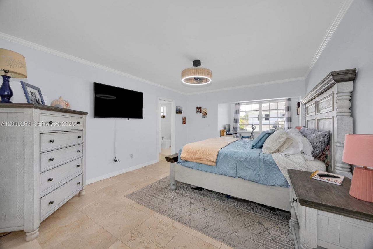 8900 SW 159th Ter, Palmetto Bay, FL 33157 Photo