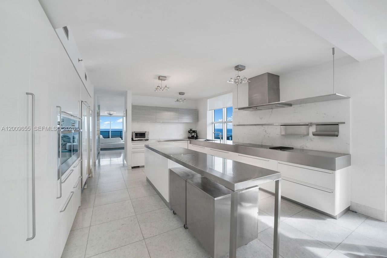 5801 Collins Ave , Unit 1200, Miami Beach, FL 33140 Photo