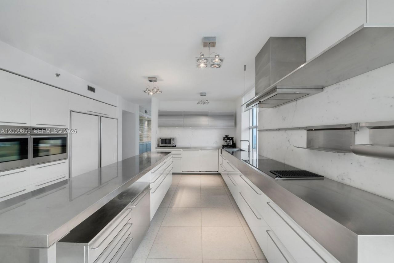 5801 Collins Ave , Unit 1200, Miami Beach, FL 33140 Photo
