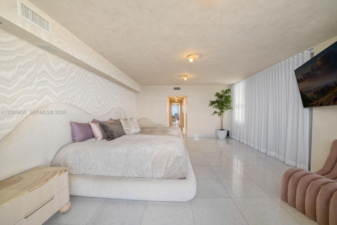 5801 Collins Ave , Unit 1200, Miami Beach, FL 33140 Photo