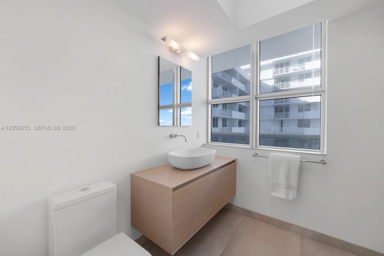 5801 Collins Ave , Unit 1200, Miami Beach, FL 33140 Photo