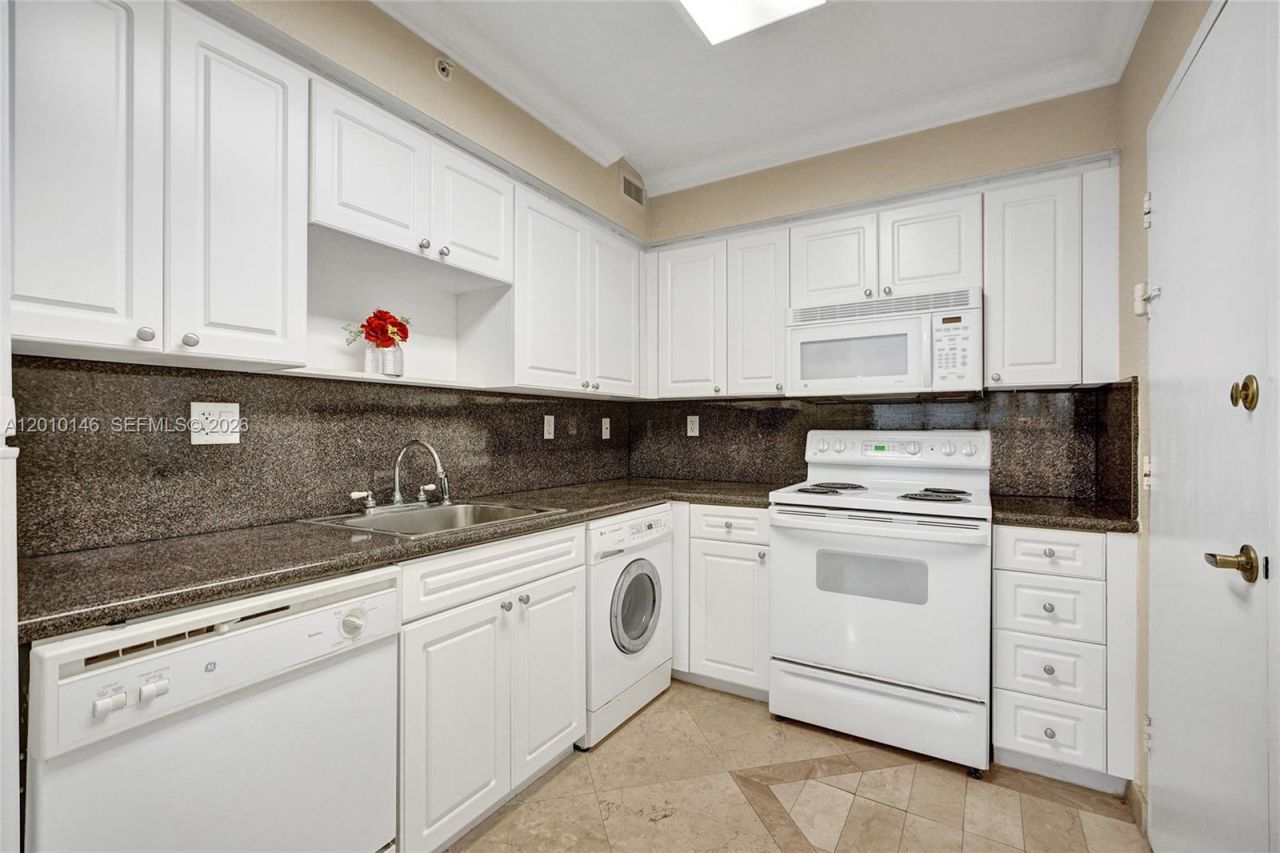 2501 S Ocean Dr , Unit 414, Hollywood, FL 33019 Photo