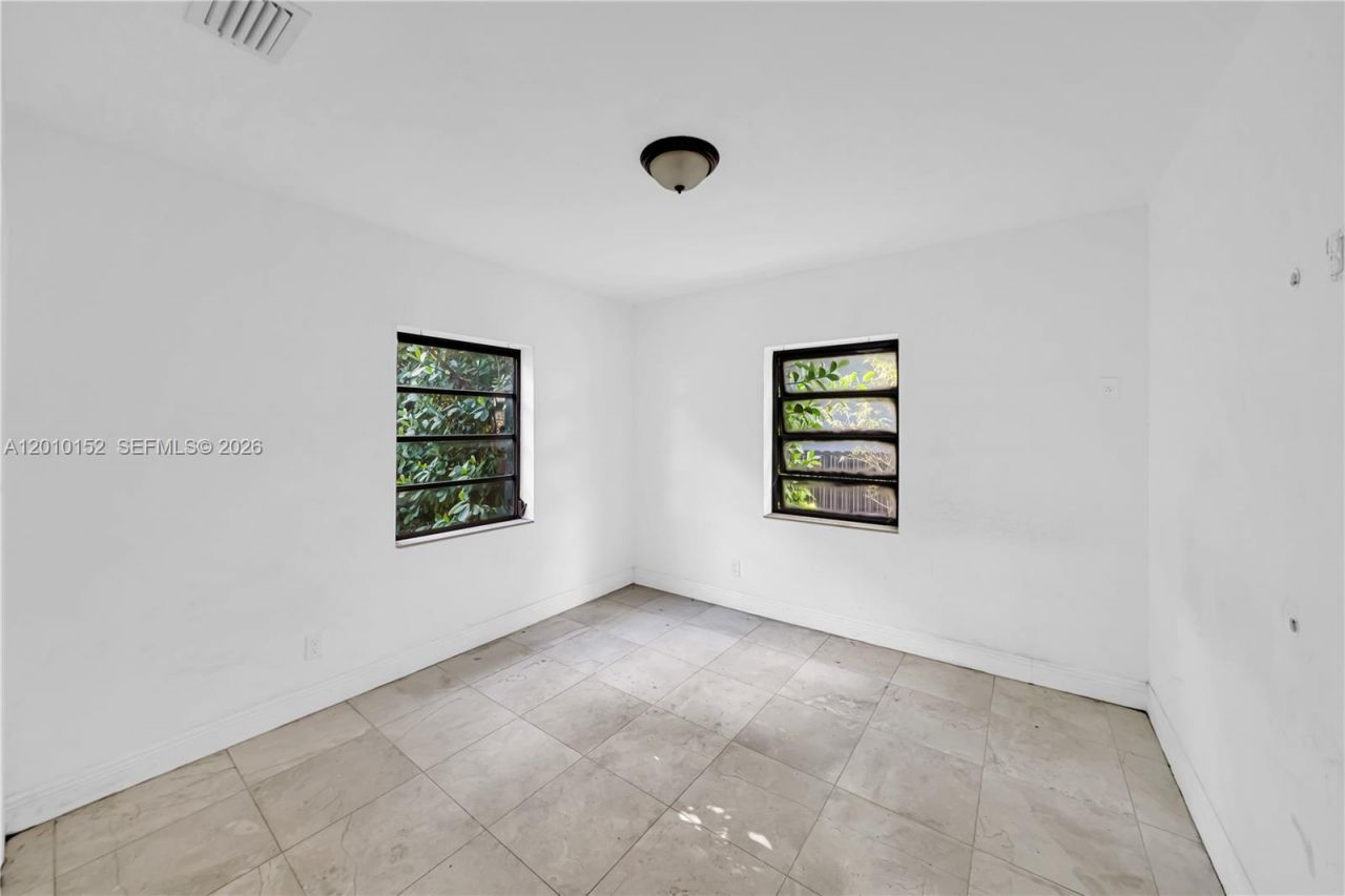 3033 Hibiscus Street , Miami, FL 33133 Photo