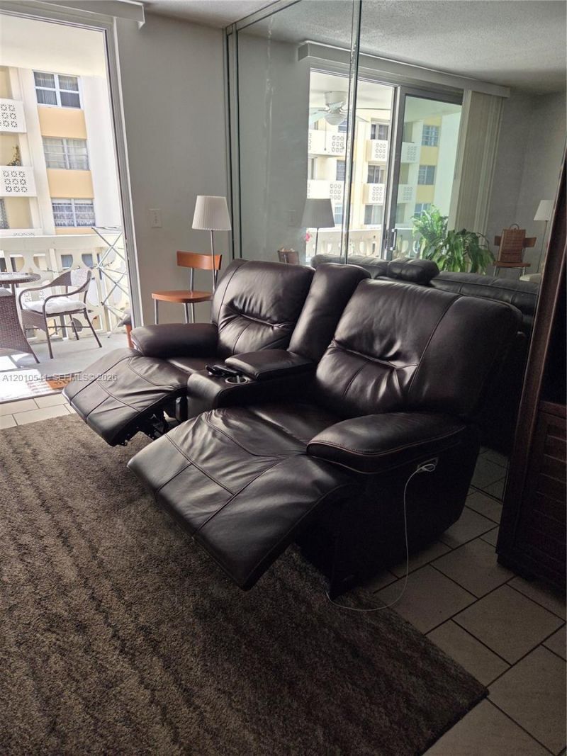 1817 S Ocean Dr , Unit 325, Hallandale Beach, FL 33009 Photo
