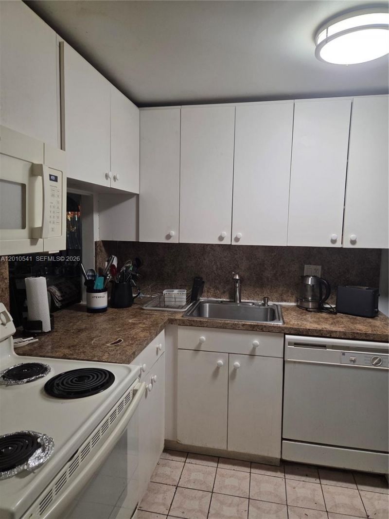 1817 S Ocean Dr , Unit 325, Hallandale Beach, FL 33009 Photo